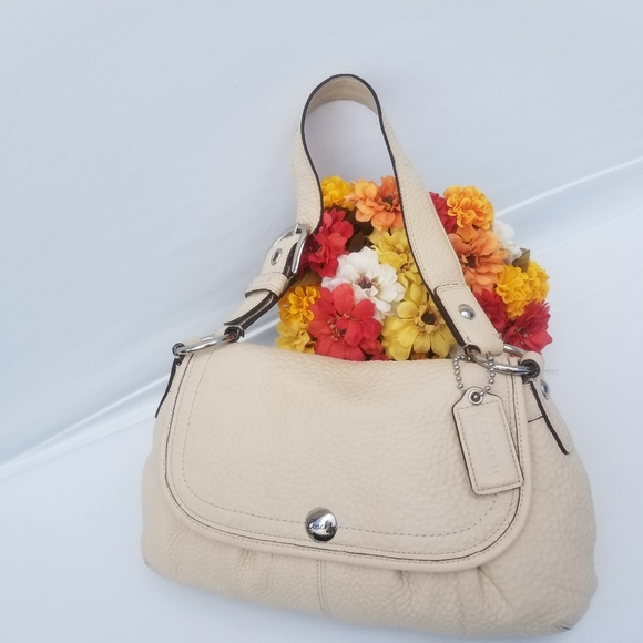 No longer available- COACH HANDBAG CREAM COLOR - Picture 12 of 16
